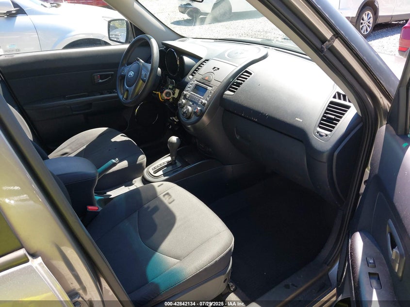 2010 Kia Soul + VIN: KNDJT2A22A7124349 Lot: 42842134