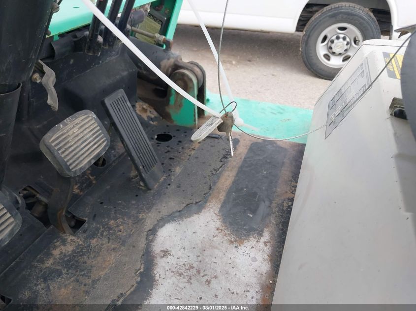 1999 Mitsubishi 50 VIN: 0000000AF28A50171 Lot: 42842229