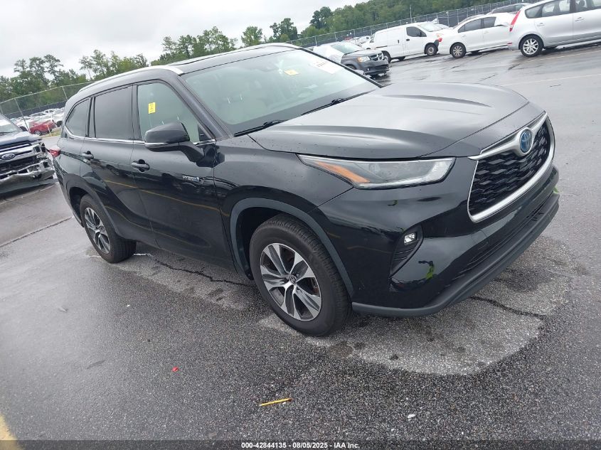 2021 Toyota Highlander - 5TDGARAH2MS011038