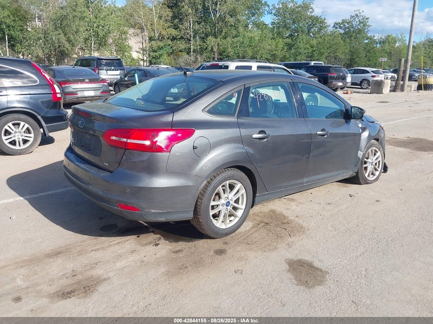 Vin: 1fadp3f21gl334804, lot: 43337732, ford focus se 20164