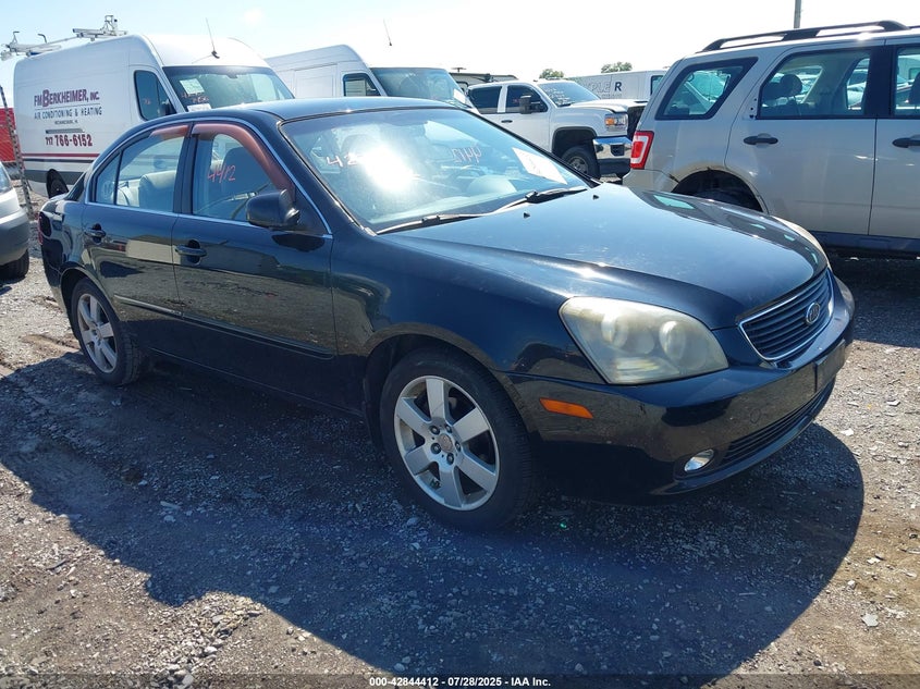 2007 Kia Optima Lx VIN: KNAGE123975114599 Lot: 42844412