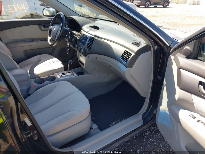 2007 Kia Optima Lx VIN: KNAGE123975114599 Lot: 42844412