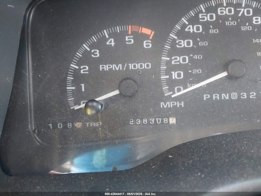 2000 GMC Yukon Denali VIN: 1GKEK63R0YR199804 Lot: 42844417