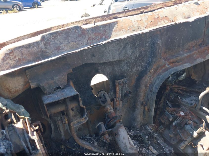 2016 Chevrolet Express Cutaway 3500 VIN: 1GB0GRFF4G1117326 Lot: 42844872