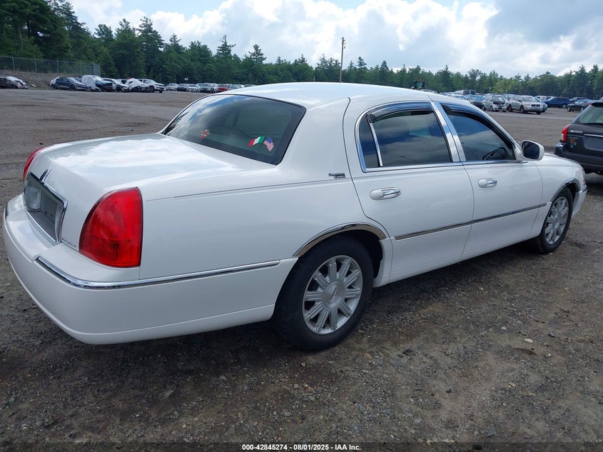 Vin: 2lnbl8cv4ax629345, lot: 43338851, lincoln town car signature limited 20104