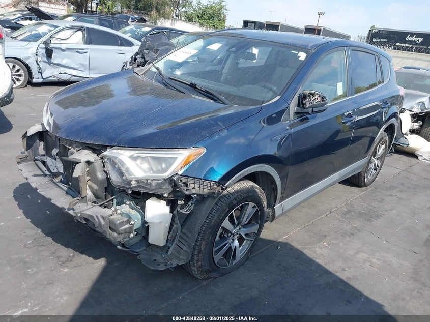 VIN JTMWFREV6JJ723851 2018 TOYOTA RAV4 XLE