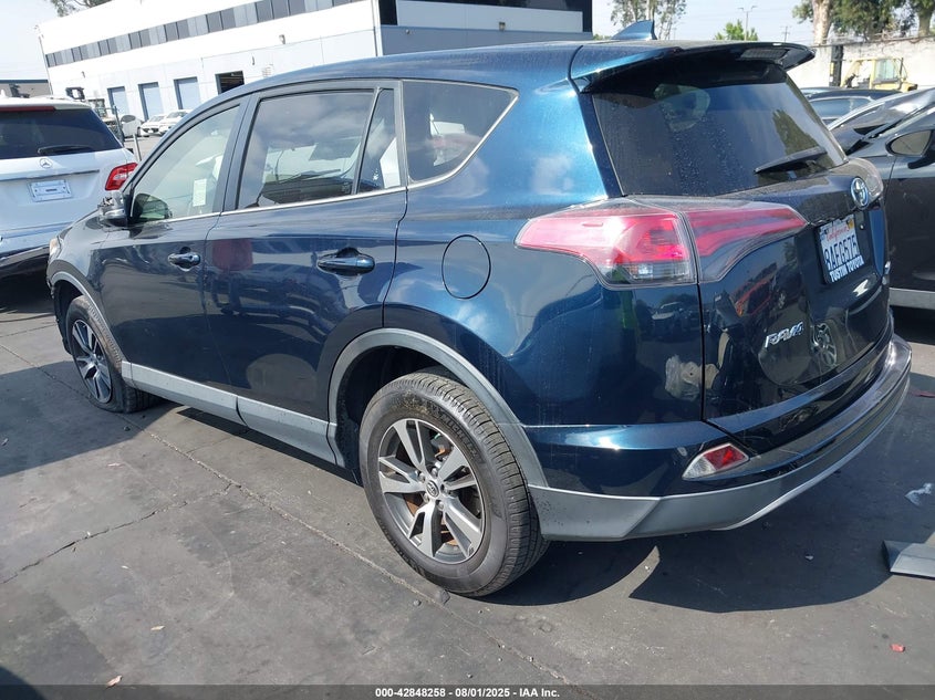 VIN JTMWFREV6JJ723851 2018 TOYOTA RAV4 XLE