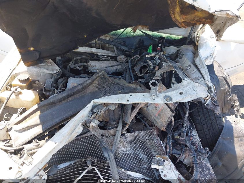 2000 Toyota Camry Le VIN: JT2BG22K5Y0418427 Lot: 42849146