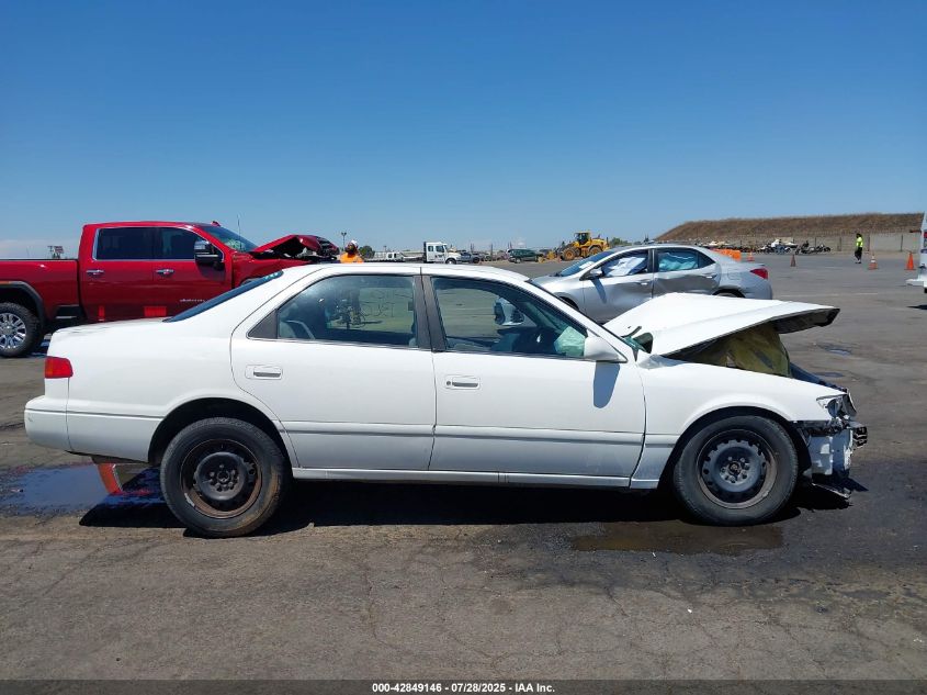2000 Toyota Camry Le VIN: JT2BG22K5Y0418427 Lot: 42849146