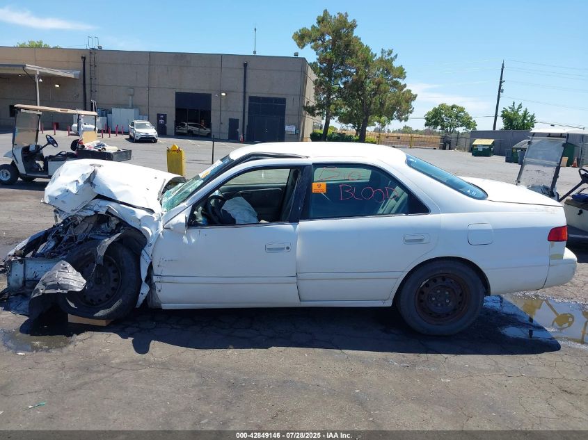 2000 Toyota Camry Le VIN: JT2BG22K5Y0418427 Lot: 42849146