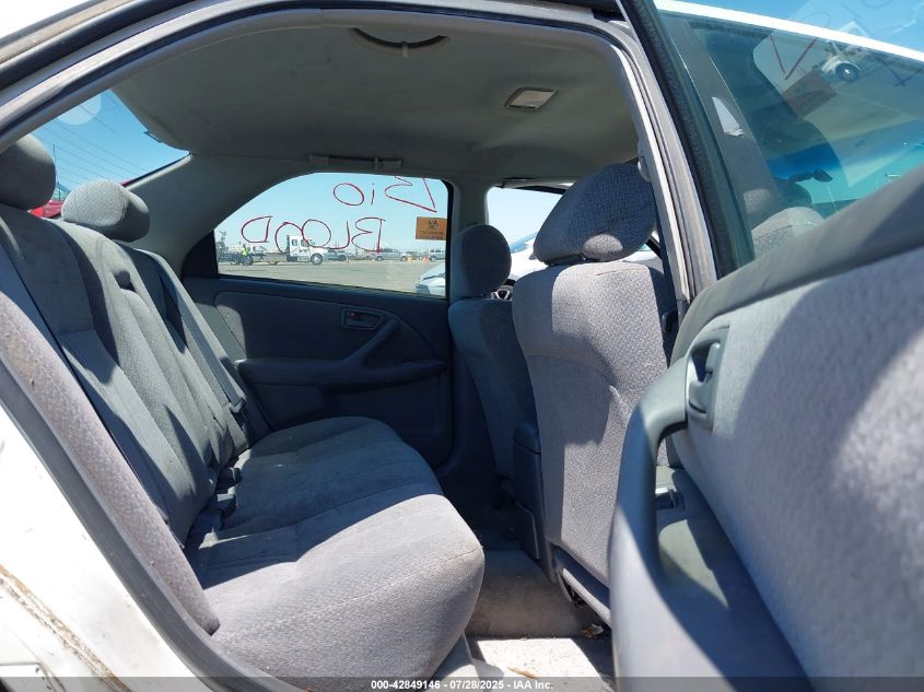 2000 Toyota Camry Le VIN: JT2BG22K5Y0418427 Lot: 42849146