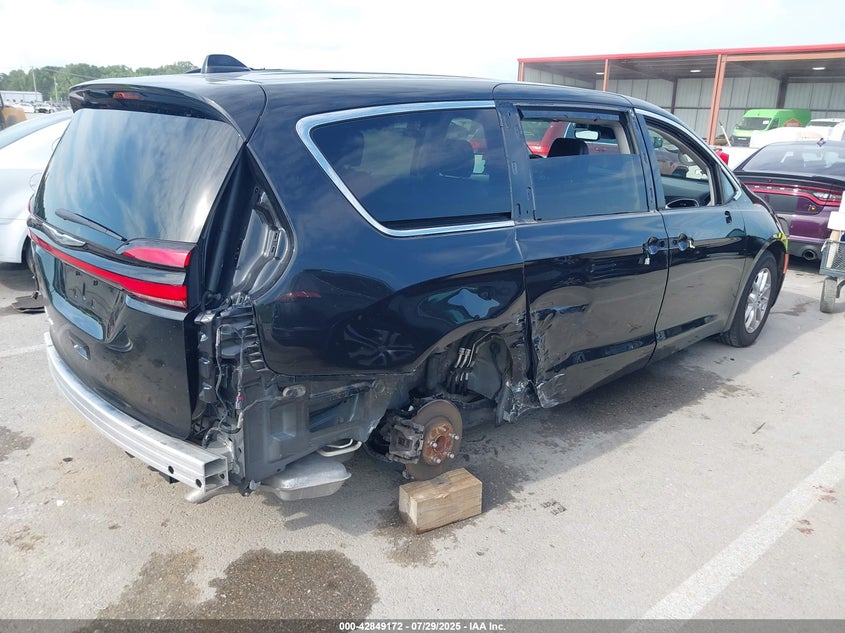 2022 CHRYSLER PACIFICA TOURING L - 2C4RC1BG7NR162574