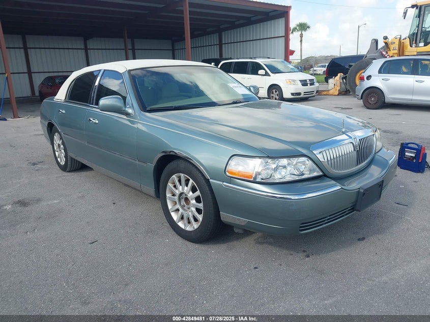 1LNHM81W96Y605035 2006 Lincoln Town Car Signature auction photo 1