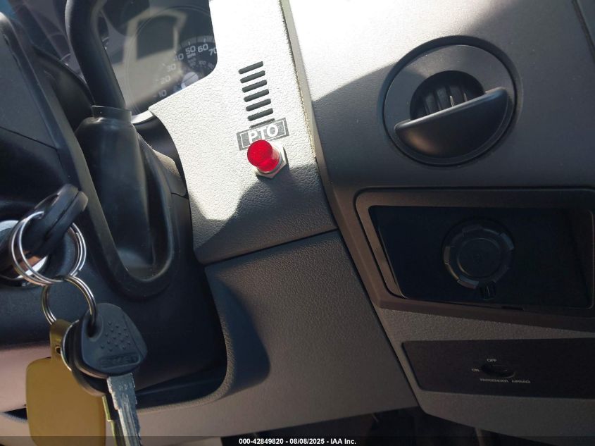 2015 Ford F-550 Chassis - 1FDUF5GT6FED70258