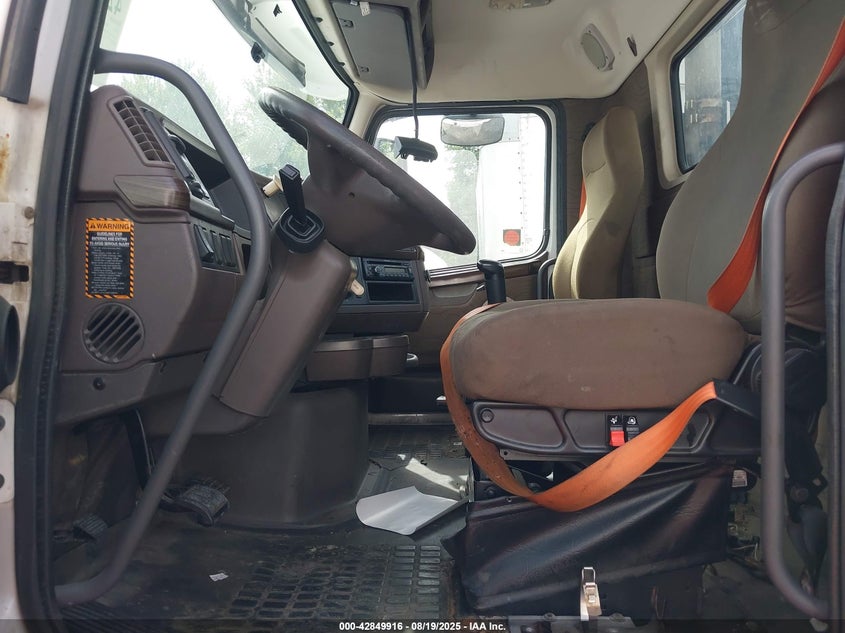 2013 Volvo Vn Vnl VIN: 4V4N19EG9DN132992 Lot: 42849916