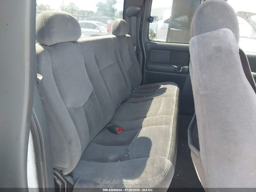 2003 GMC New Sierra C1500 VIN: 2GTEC19V231399732 Lot: 42850244