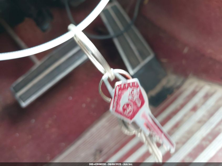 1966 Chrysler New Yorker VIN: CH43J63320513 Lot: 42850330