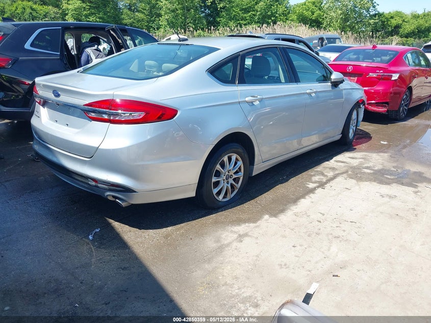 Vin: 3fa6p0g78hr304686, lot: 43343936, ford fusion s 20174