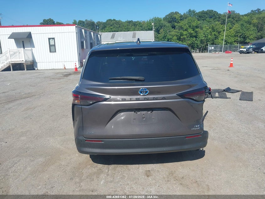 2023 TOYOTA SIENNA XLE - 5TDYSKFC8PS083887