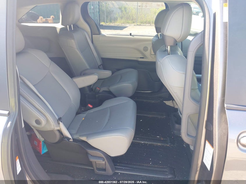 2023 TOYOTA SIENNA XLE - 5TDYSKFC8PS083887