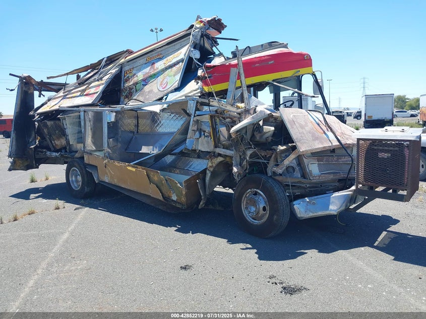1989 Chevrolet P30 beige van gasoline 1GCHP32K4K3333124 photo #1
