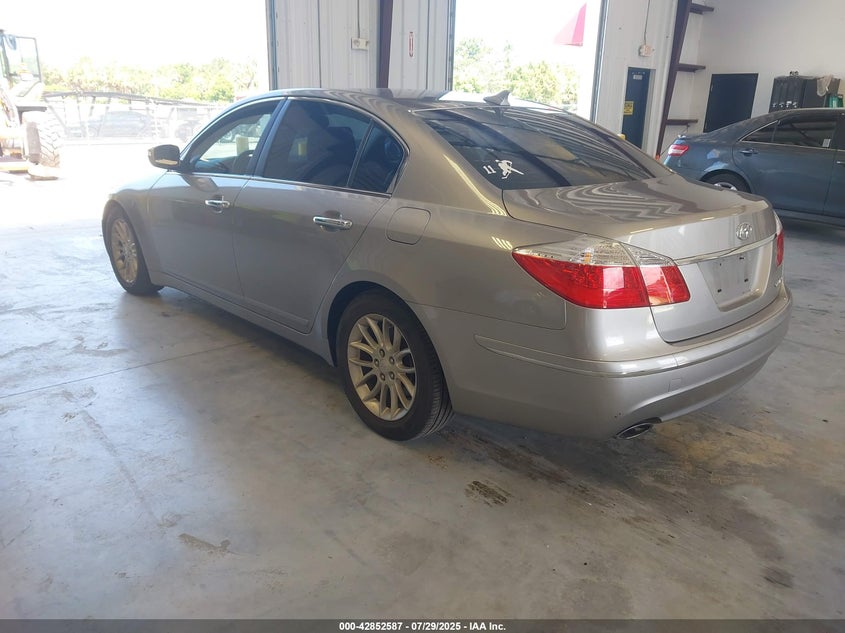 2009 Hyundai Genesis 3.8L VIN: KMHGC46EX9U046565 Lot: 42852587