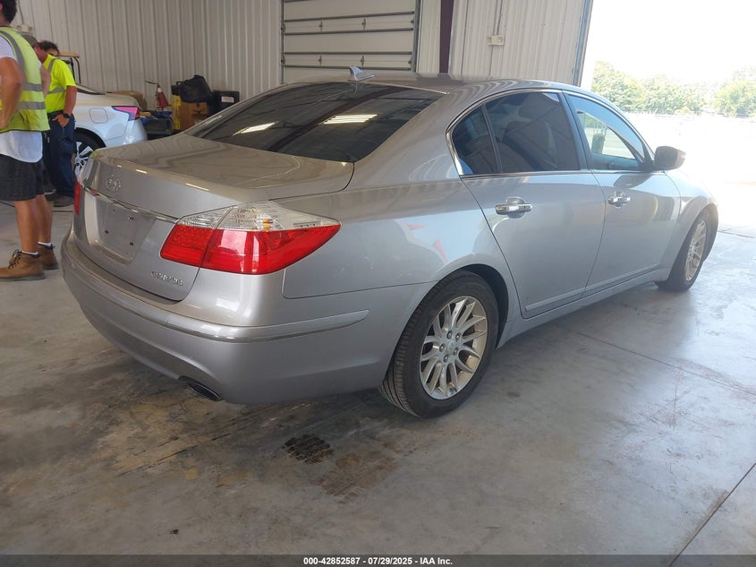 2009 Hyundai Genesis 3.8L VIN: KMHGC46EX9U046565 Lot: 42852587