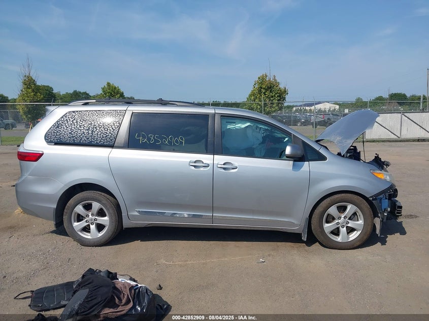 5TDKZ3DC3HS771467 2017 TOYOTA SIENNA photo no. 12