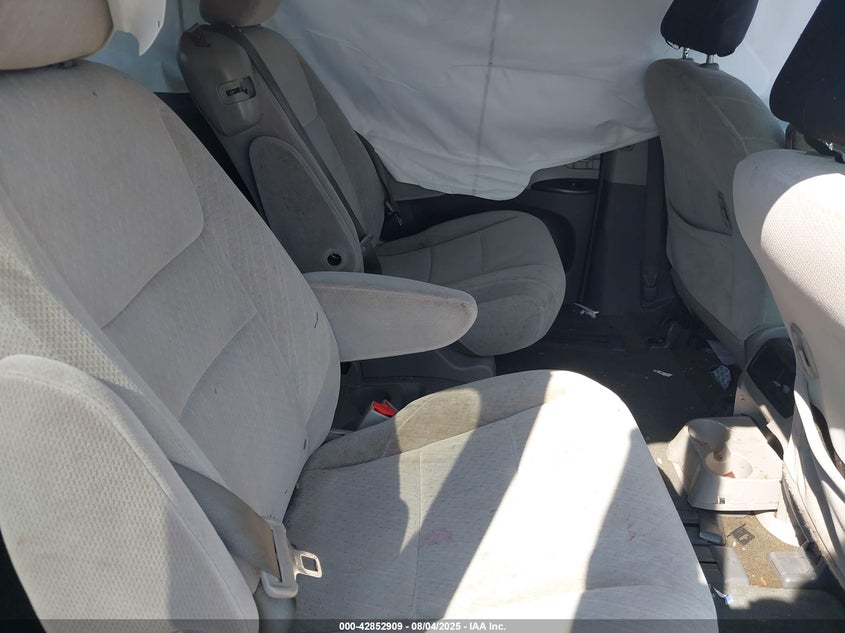 5TDKZ3DC3HS771467 2017 TOYOTA SIENNA photo no. 8