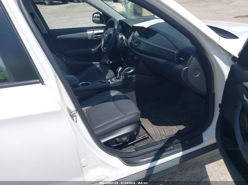 2015 BMW X1 xDrive28I VIN: WBAVL1C50FVY34305 Lot: 42853129