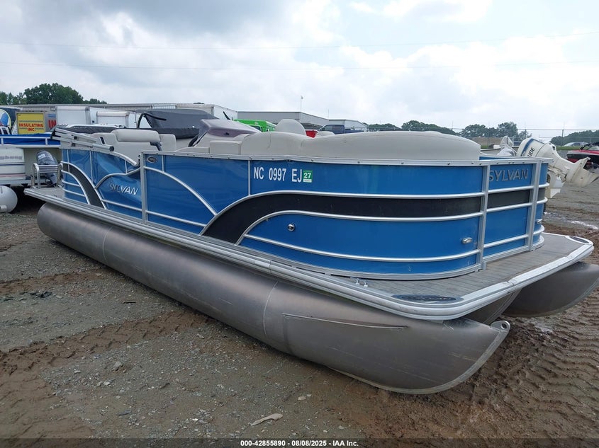 2018 SYLVAN 8522 LZ PORT LES