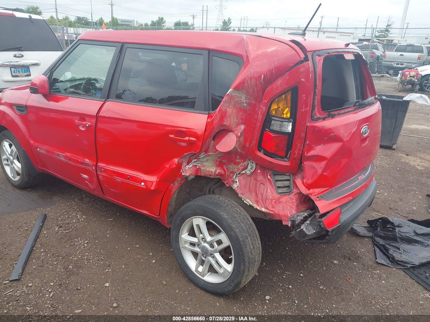 2011 Kia Soul + VIN: KNDJT2A27B7295194 Lot: 42856660