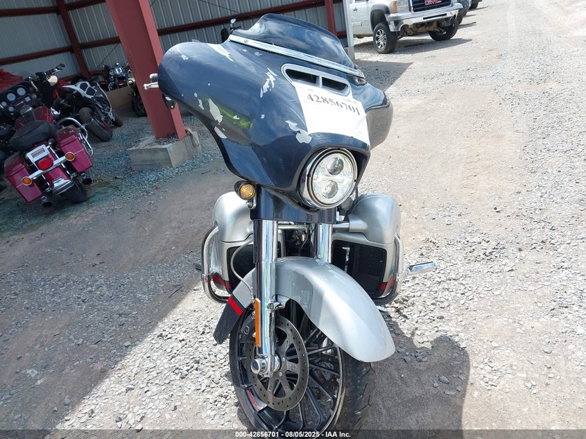 2019 HARLEY-DAVIDSON FLHXSE - 1HD1PXL17KB957082