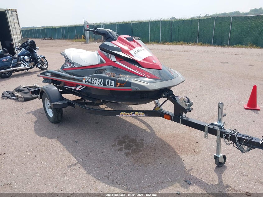 2016 Yamaha Other red null null YAMA0506A616 photo #1