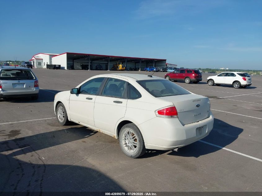2010 Ford Focus Se white sedan gasoline 1FAHP3FNXAW291226 photo #4