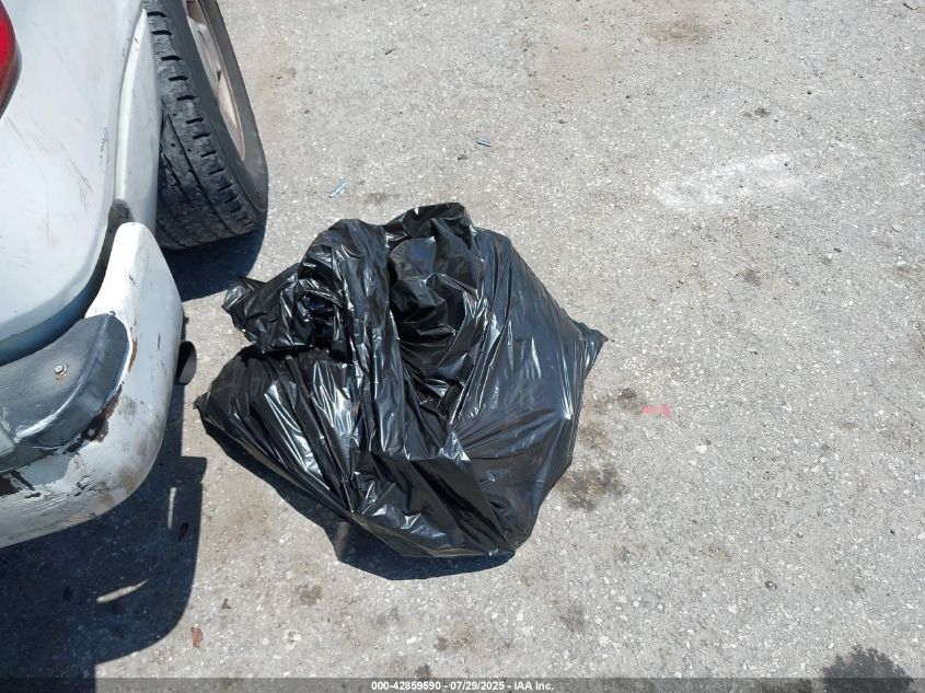 2004 Ford F-150 Stx/Xl/Xlt VIN: 1FTRX12W84NA98360 Lot: 42859590