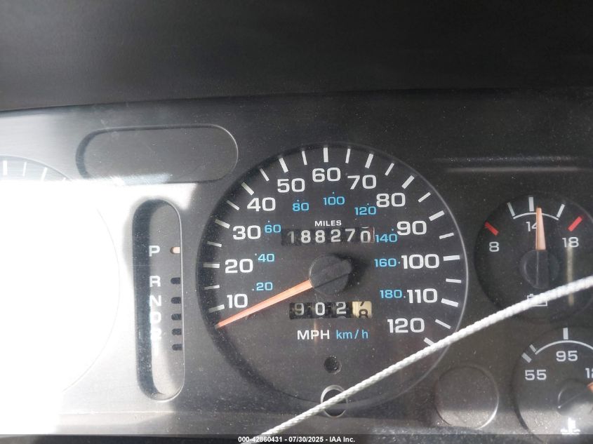 1996 Dodge Ram 2500 VIN: 1B7KF26Z8TJ185812 Lot: 42860431