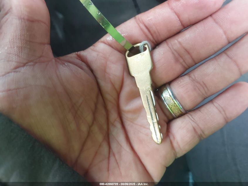 1999 Chevrolet Silverado 1500 VIN: 2GCEC19V2X1143600 Lot: 42860709