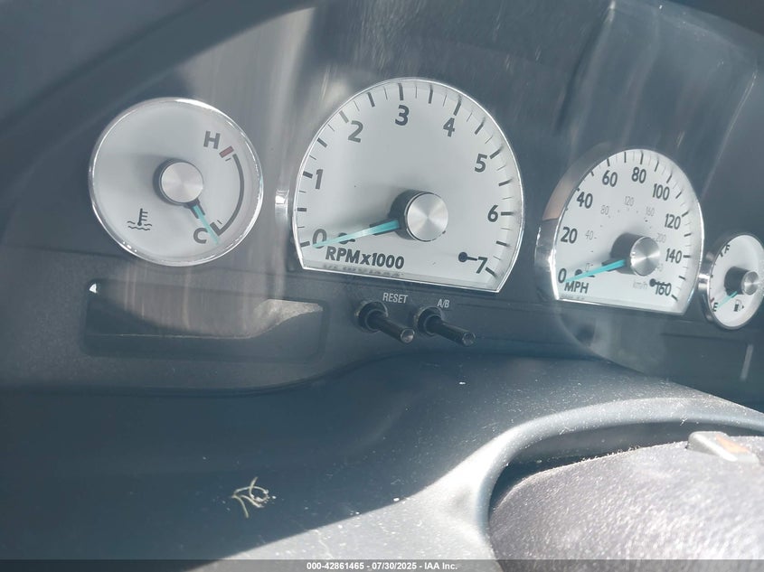 2005 Ford Thunderbird 50Th Anniversary VIN: 1FAHP60A65Y103500 Lot: 42861465