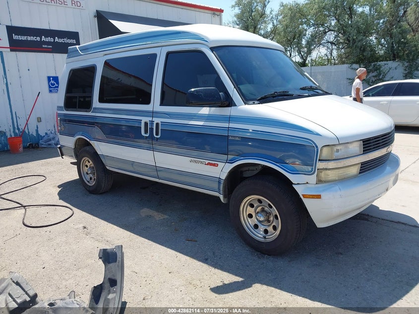1GBEL19W7XB146070 1999 Chevrolet Astro Upfitter Pkg. auction photo 1