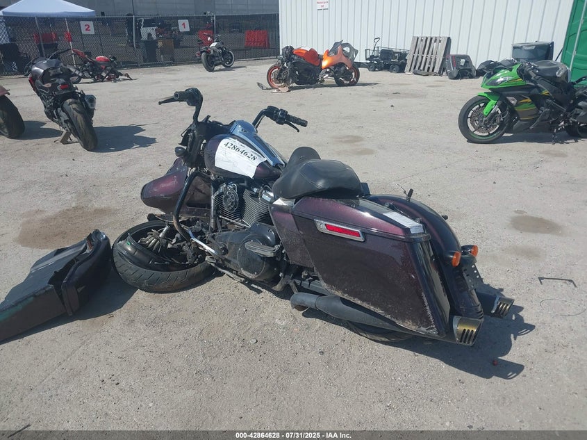 2018 HARLEY-DAVIDSON FLHXS STREET GLIDE SPECIAL - 1HD1KRC15JB667237