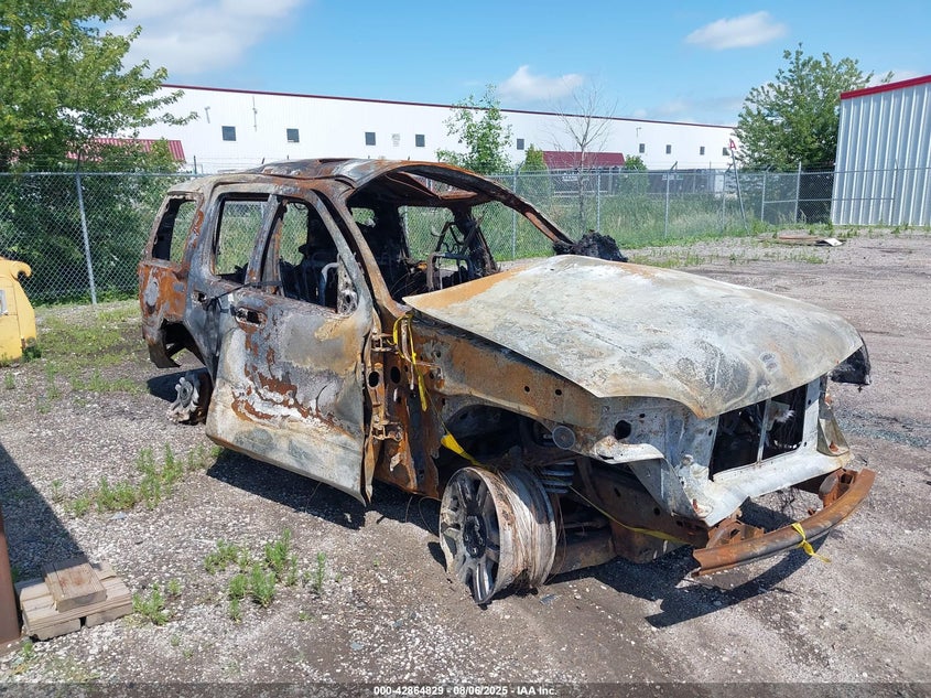 4M2DU86W84ZJ36601 2004 Mercury Mountaineer auction photo 1