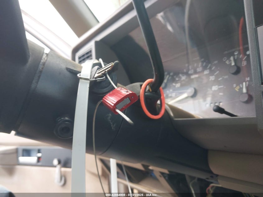 1993 GMC Sierra C1500 VIN: 1GTDC14Z3PZ521338 Lot: 42864908