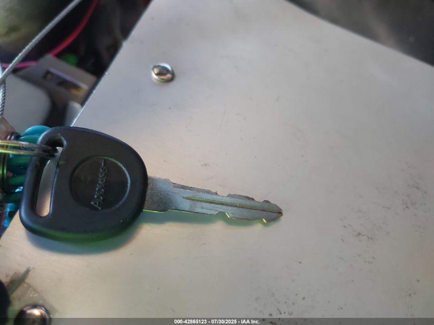 2003 Chevrolet Express Cutaway Base W/C7L/C7N VIN: 1GBJG31U931143549 Lot: 42865123