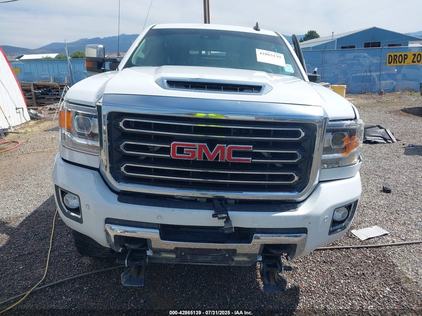 1GT42XEY3JF133997 2018 GMC SIERRA photo no. 15