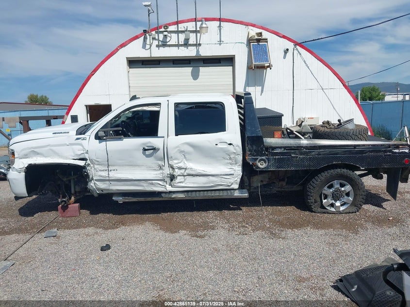 1GT42XEY3JF133997 2018 GMC SIERRA photo no. 17