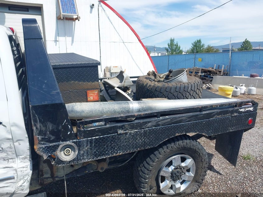 1GT42XEY3JF133997 2018 GMC SIERRA photo no. 14