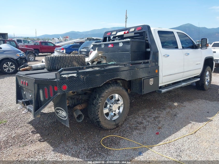 1GT42XEY3JF133997 2018 GMC SIERRA photo no. 4