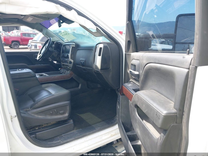 1GT42XEY3JF133997 2018 GMC SIERRA photo no. 6