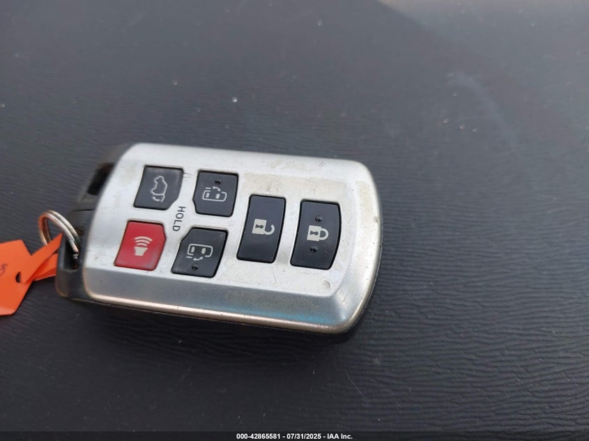 2011 Toyota Sienna Xle VIN: 5TDDK3DCXBS026753 Lot: 42865581